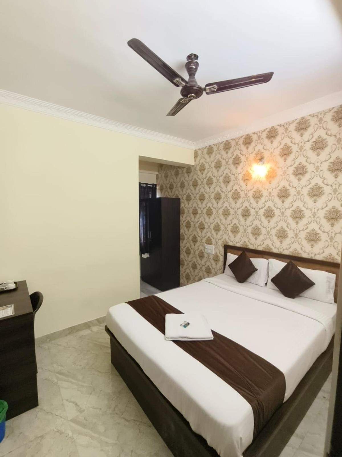 Hotel East Park Electronic City Bangalore Phòng bức ảnh