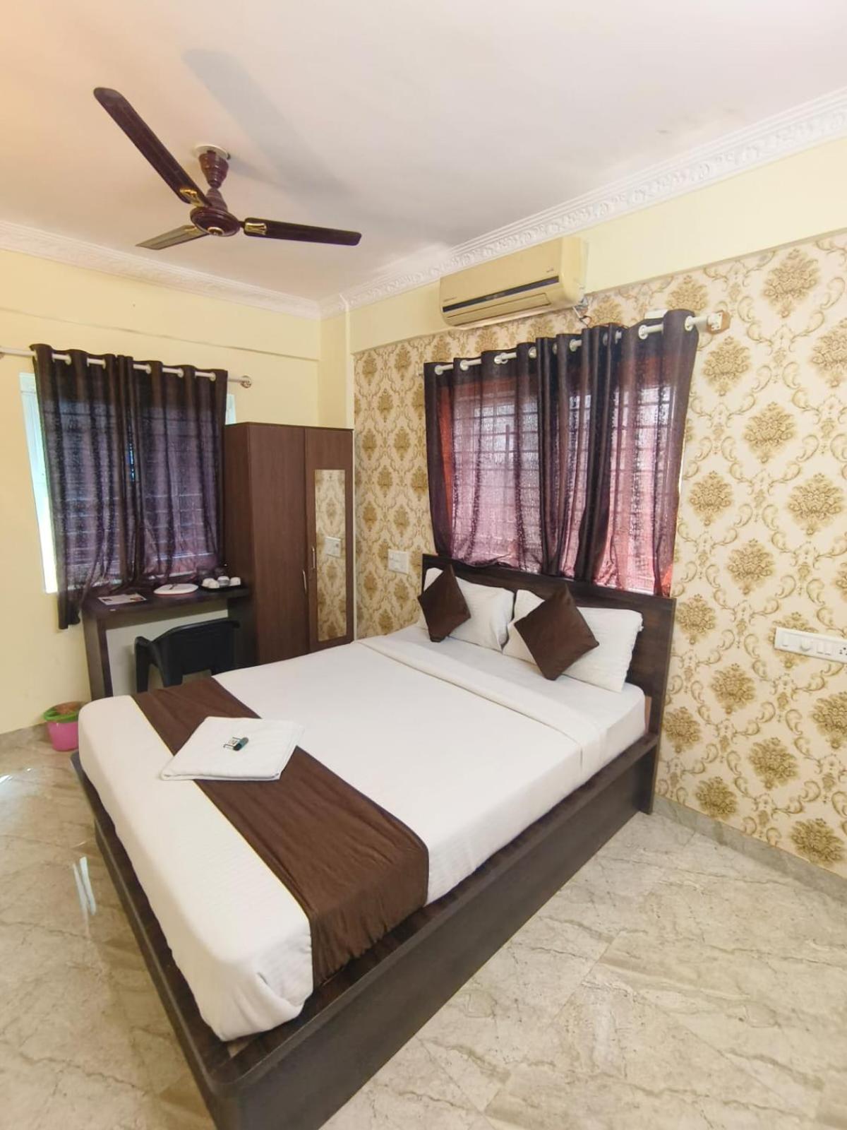 Hotel East Park Electronic City Bangalore Phòng bức ảnh